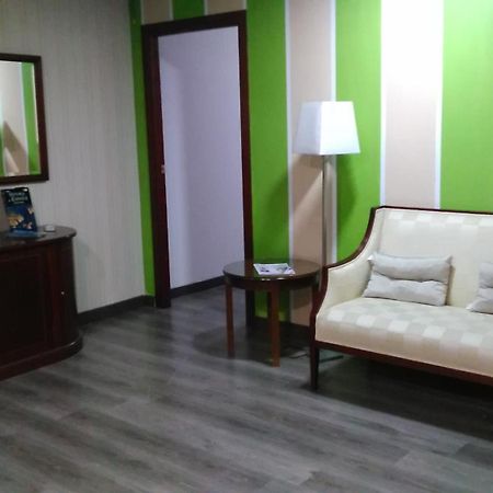 Hotel Nuevo Ara Касерес Екстер'єр фото