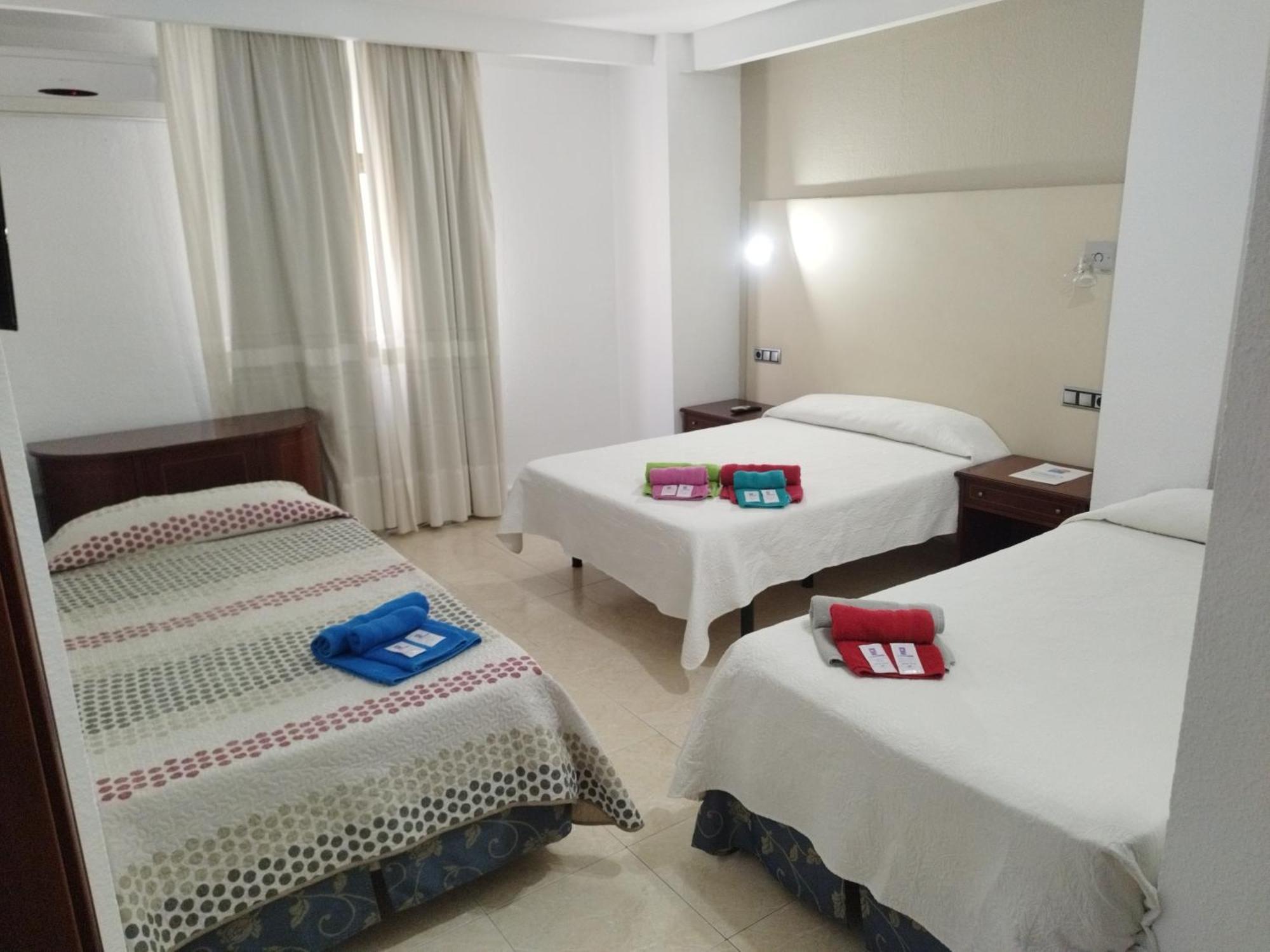 Hotel Nuevo Ara Касерес Екстер'єр фото