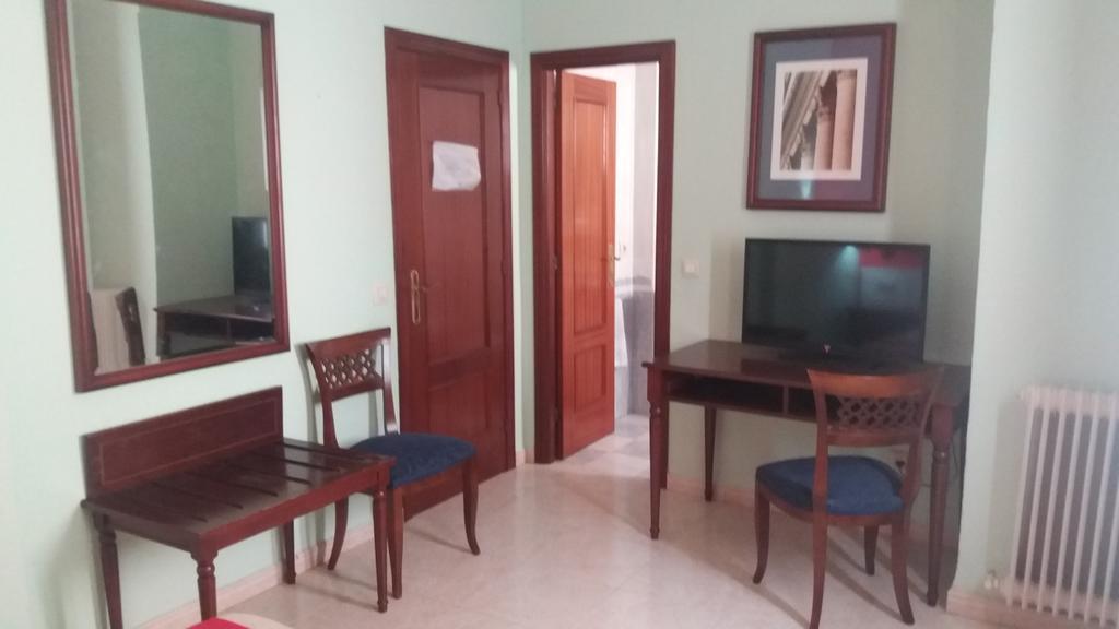 Hotel Nuevo Ara Касерес Екстер'єр фото