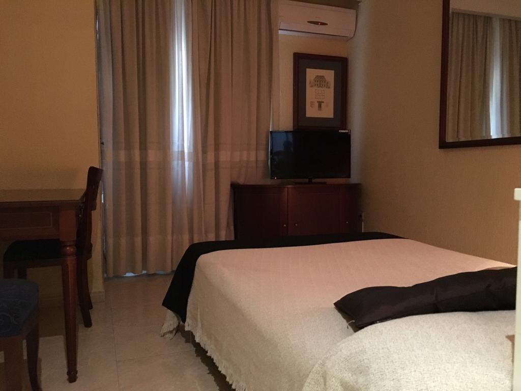 Hotel Nuevo Ara Касерес Екстер'єр фото