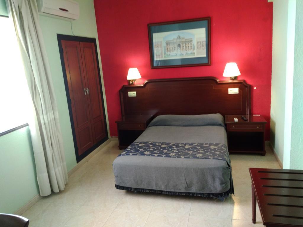 Hotel Nuevo Ara Касерес Екстер'єр фото