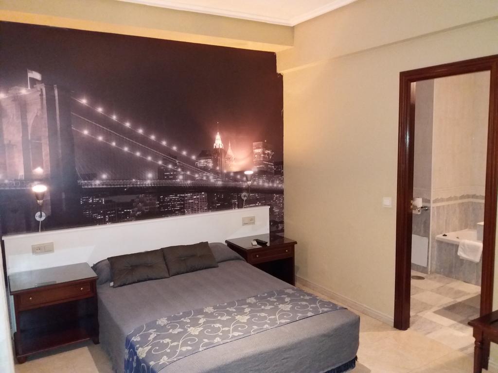 Hotel Nuevo Ara Касерес Екстер'єр фото