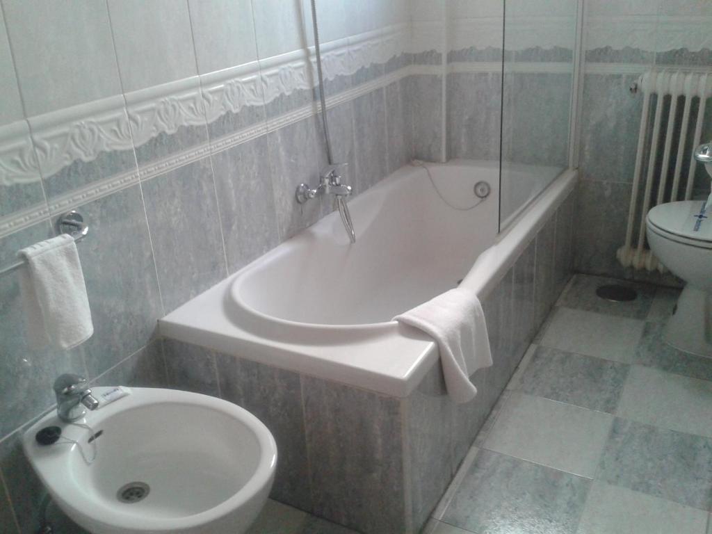 Hotel Nuevo Ara Касерес Екстер'єр фото