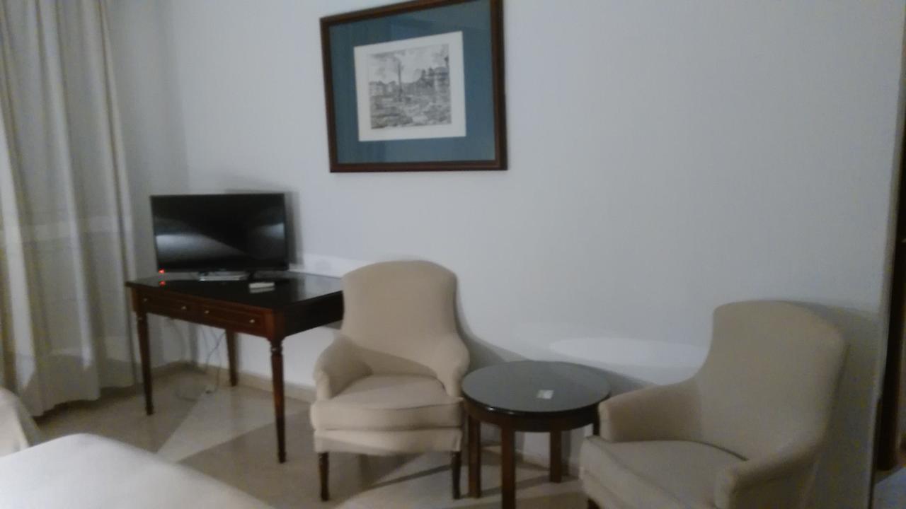 Hotel Nuevo Ara Касерес Екстер'єр фото
