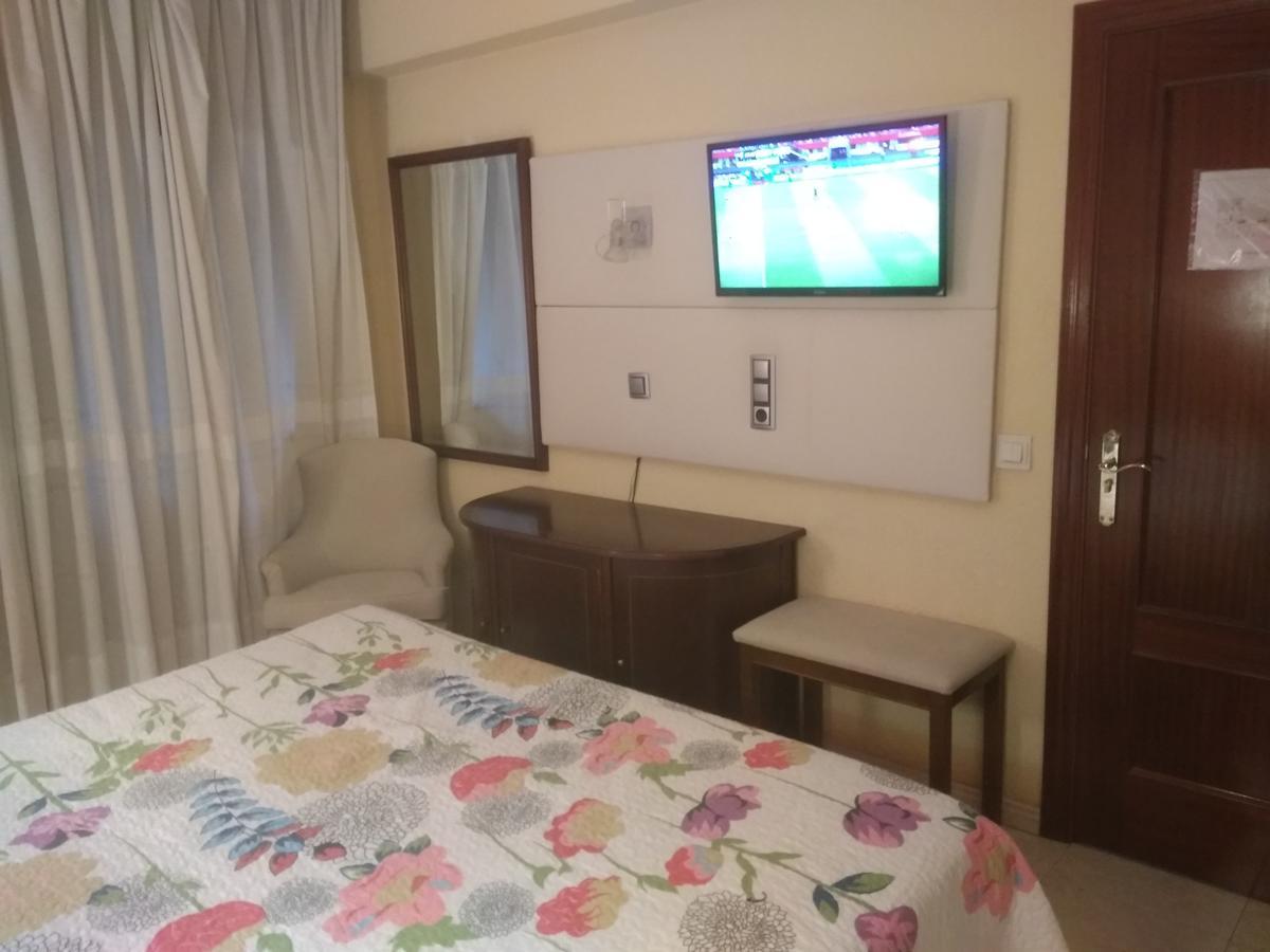 Hotel Nuevo Ara Касерес Екстер'єр фото
