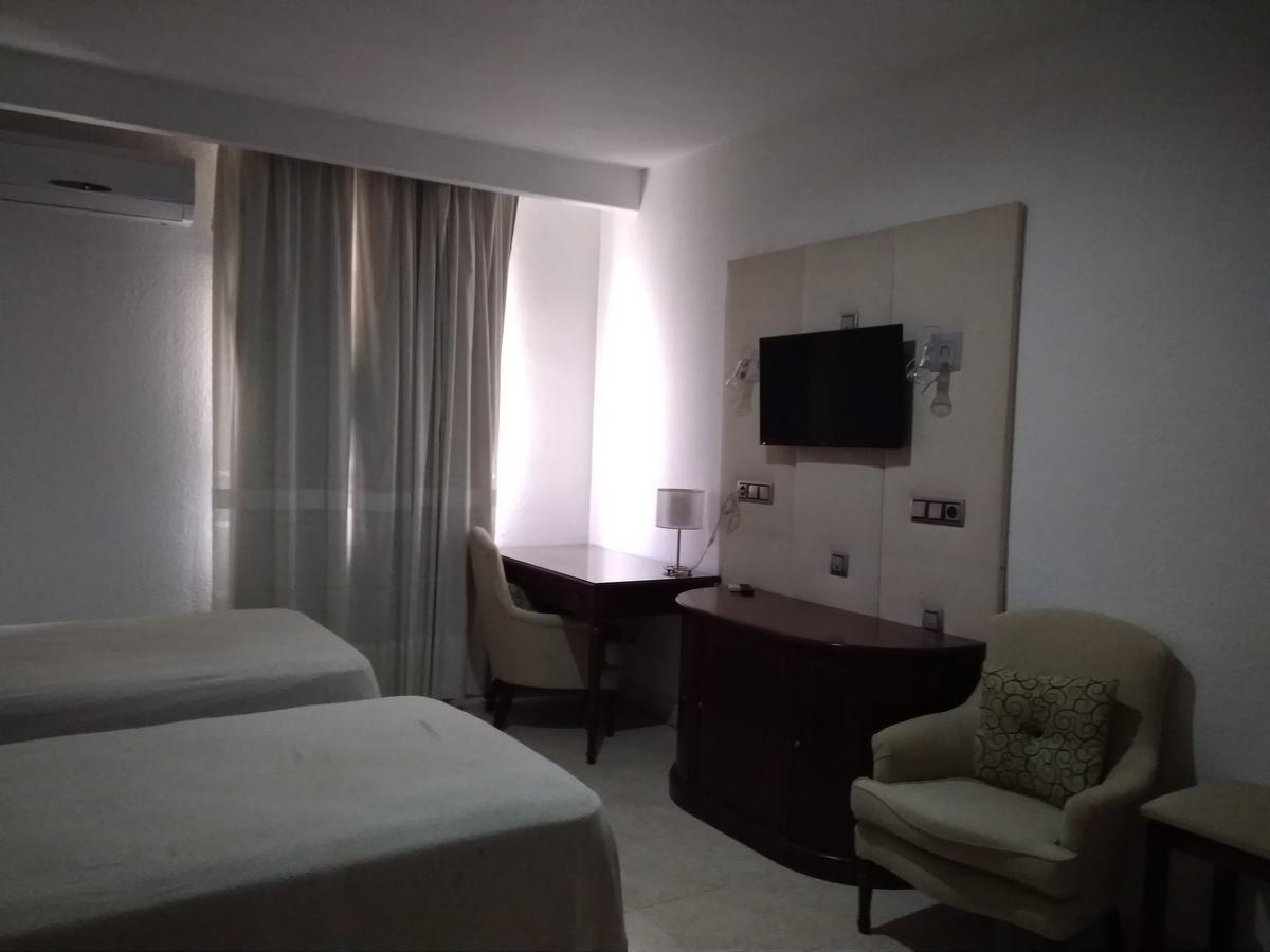 Hotel Nuevo Ara Касерес Екстер'єр фото