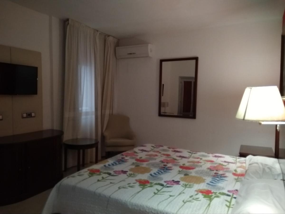 Hotel Nuevo Ara Касерес Екстер'єр фото