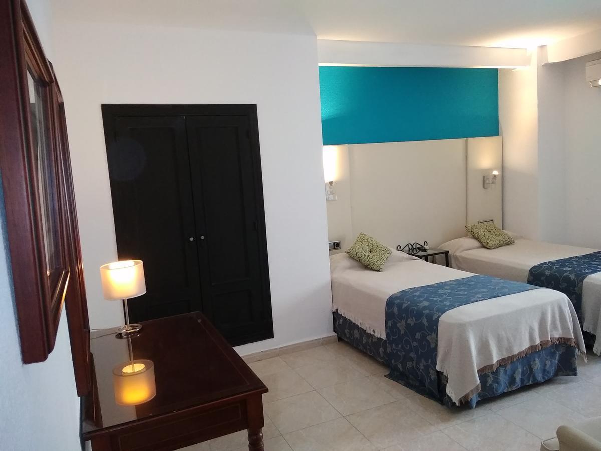 Hotel Nuevo Ara Касерес Екстер'єр фото