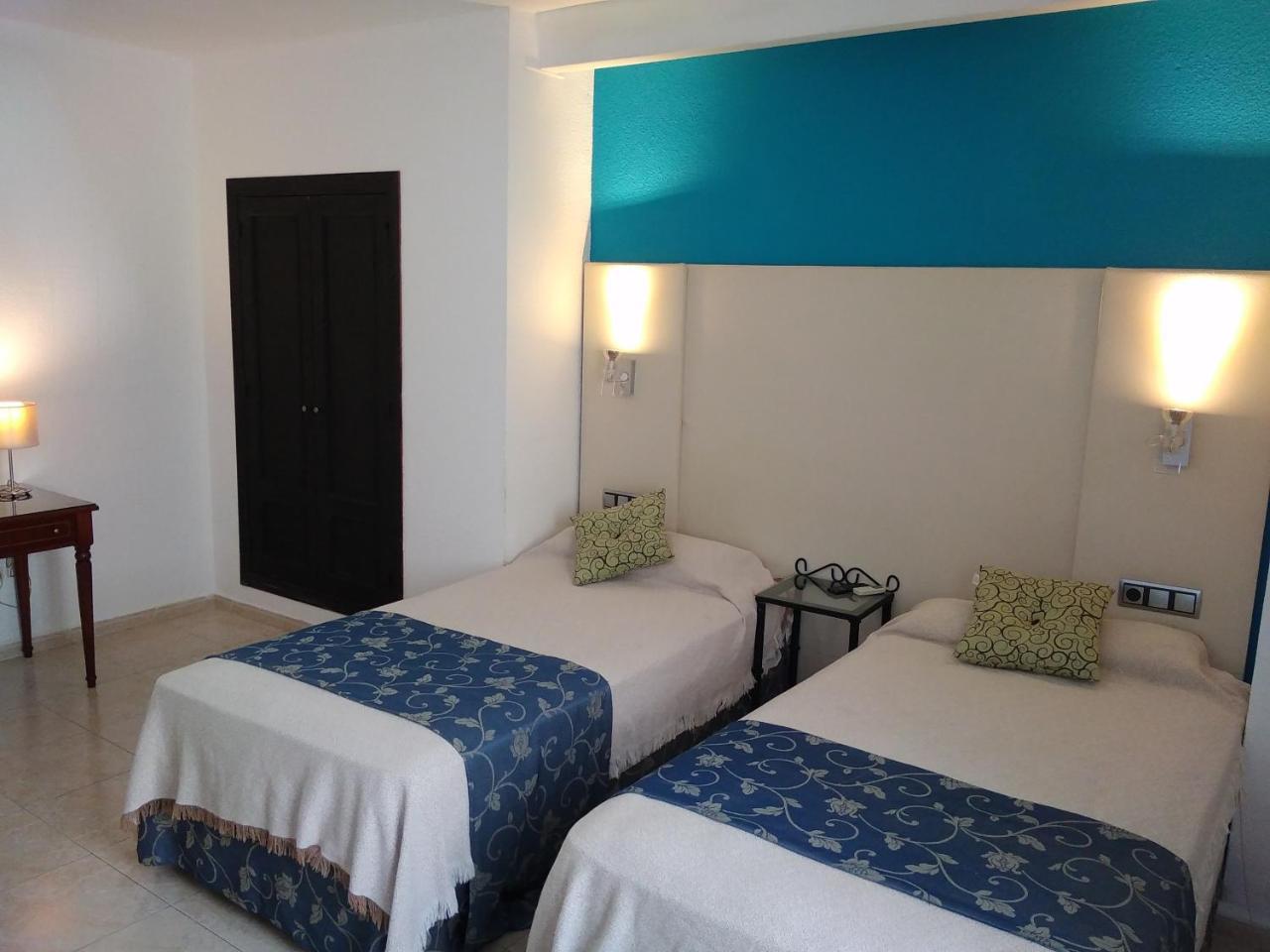 Hotel Nuevo Ara Касерес Екстер'єр фото