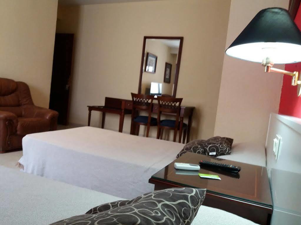 Hotel Nuevo Ara Касерес Екстер'єр фото