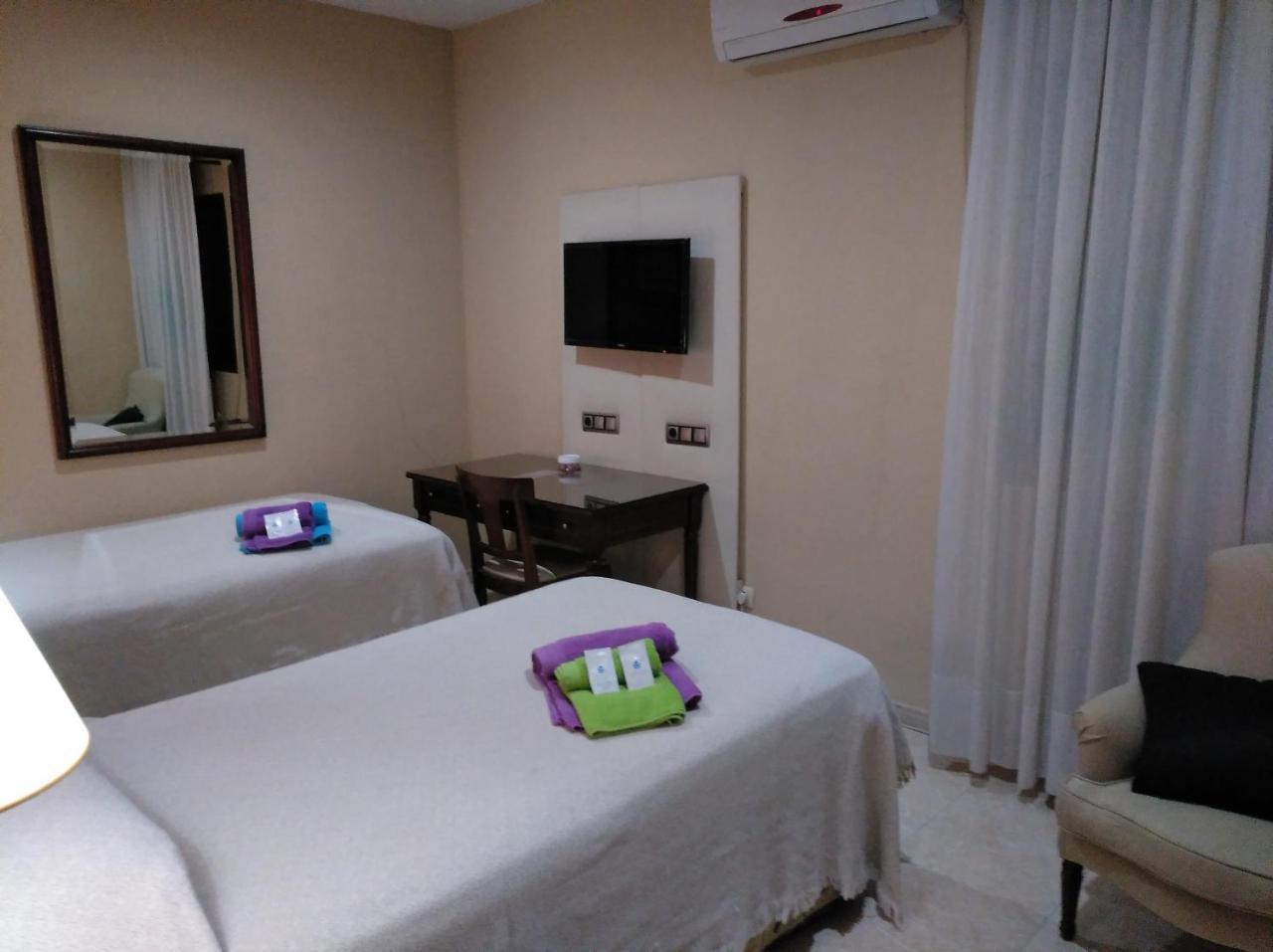 Hotel Nuevo Ara Касерес Екстер'єр фото