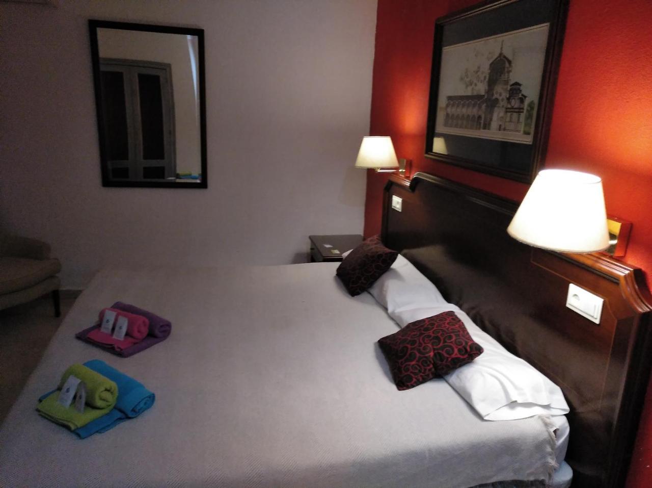 Hotel Nuevo Ara Касерес Екстер'єр фото
