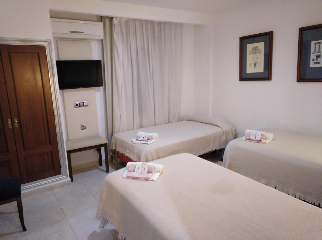 Hotel Nuevo Ara Касерес Екстер'єр фото