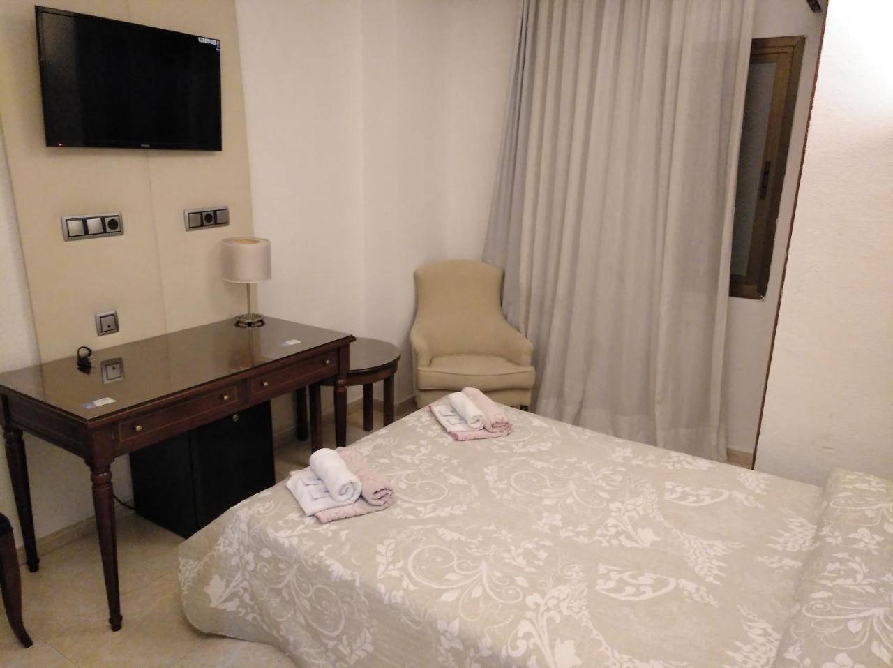 Hotel Nuevo Ara Касерес Екстер'єр фото