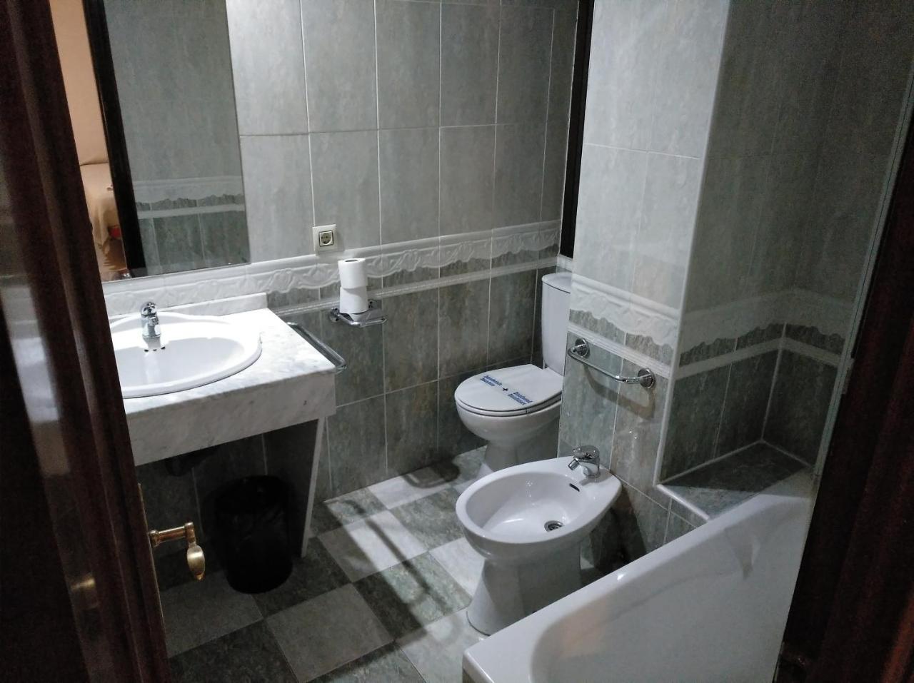 Hotel Nuevo Ara Касерес Екстер'єр фото